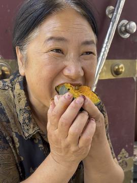 网红视频吃瓜藏族,吃瓜藏族背后的文化魅力