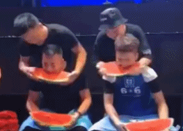 女生网红吃瓜表情包动态,演绎现代女性趣味生活