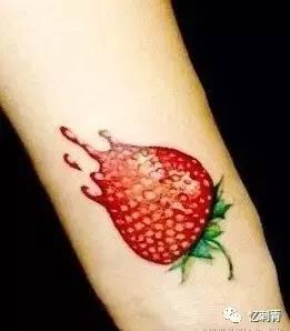 纹身网红吃瓜图片女