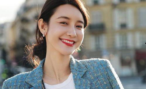 吃瓜ceo 网红女友,吃瓜CEO与网红女友的甜蜜日常