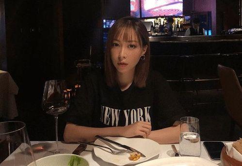 网红田田小阿姨吃瓜