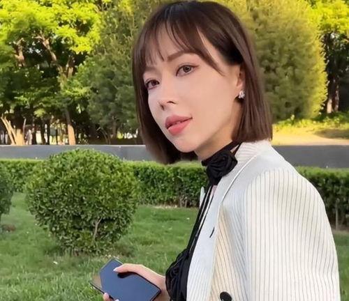 网红田田小阿姨吃瓜