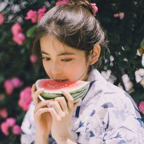 网红吃瓜头像男生图片,揭秘网络红人的魅力与争议