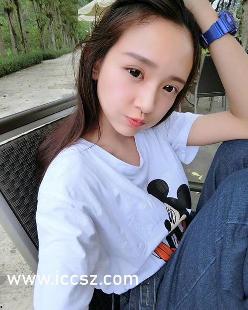 网红吃瓜聊天背景图片女,女生背景图下的趣味时光